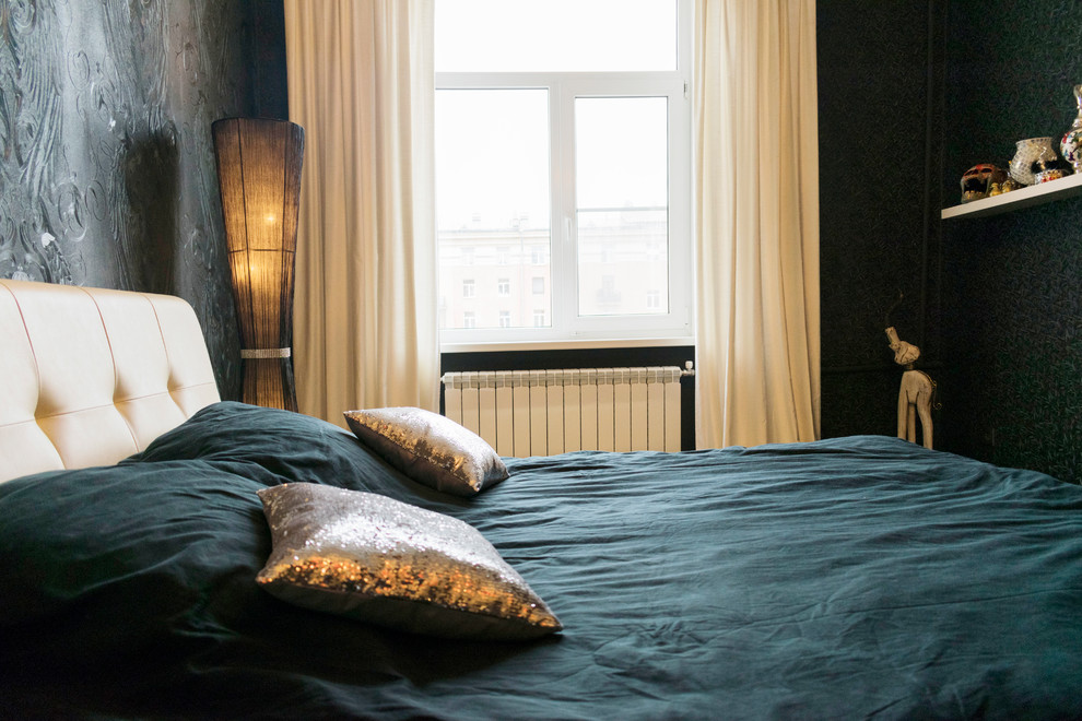 Бархатные шторы в спальне.