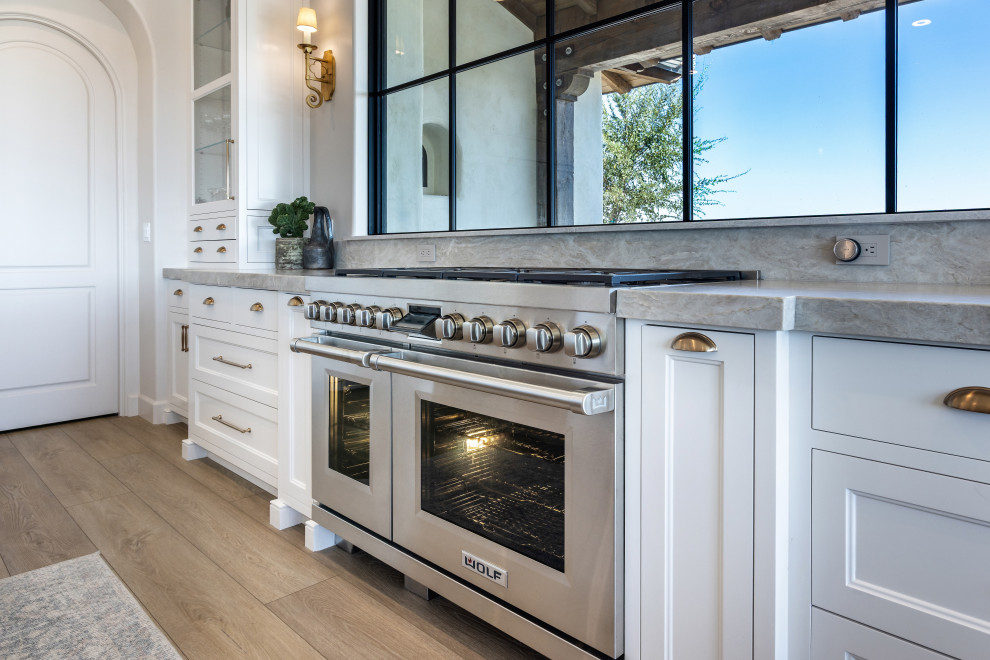 Professional Range with Expansive Kitchen Window | Tuscan Farmhouse
