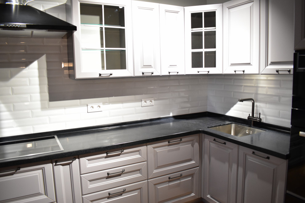 Кухня ЭКО массив бука с акриловой столешницей