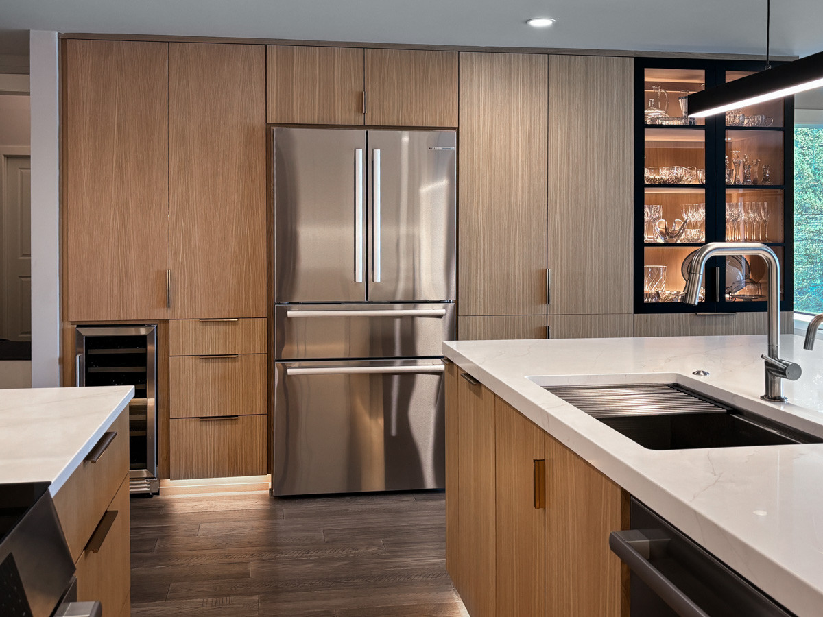Okaukee Contemporary Kitchen