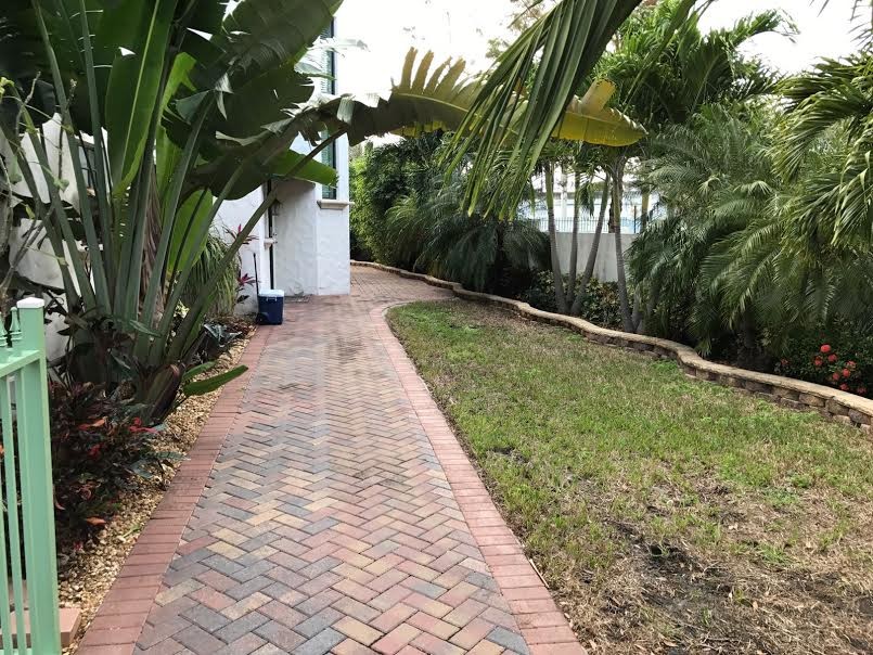 укладка рулонного газона