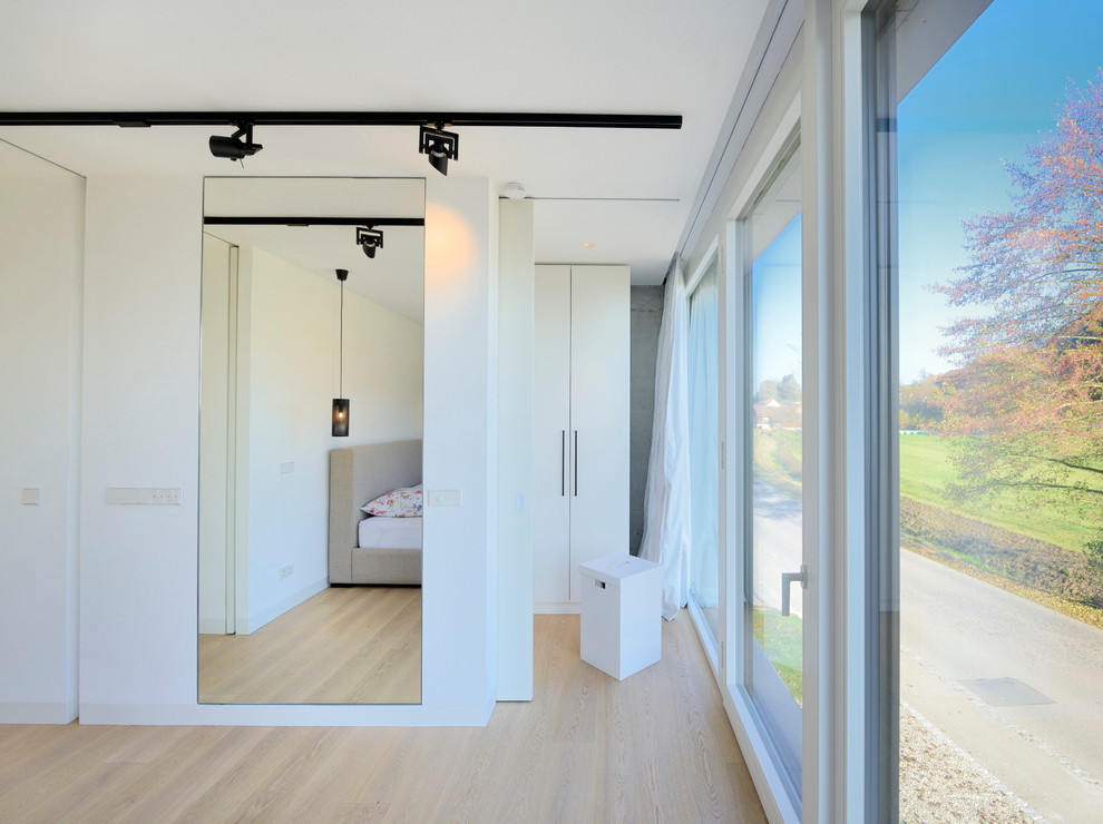 Inspiration for a modern home design in Munich.