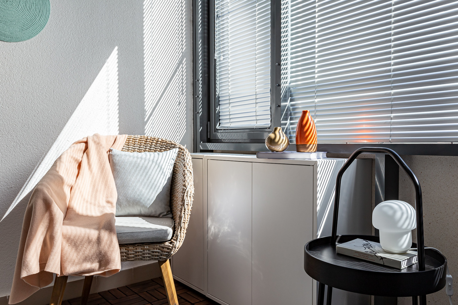 Цвет и геометрия в квартире для юной девушки