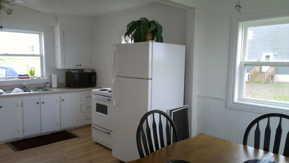 Fridge and stove placement