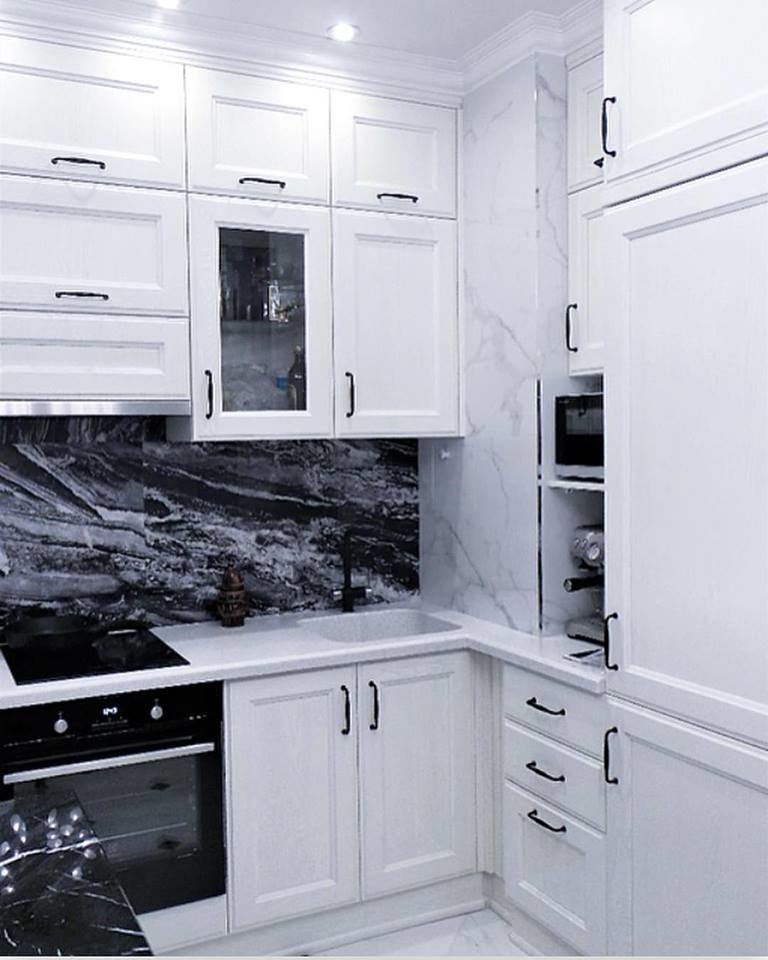 Белоснежный интерьер маленькой квартиры