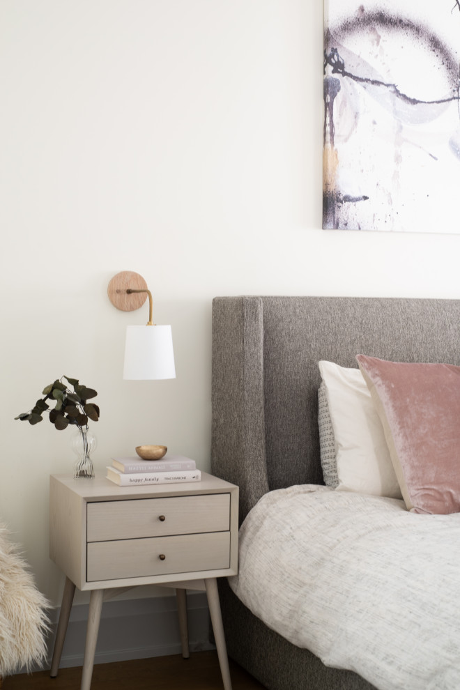 Inspiration for a transitional home design remodel in Chicago