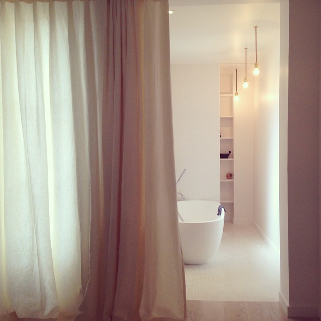 Projet 18 contemporary-bathroom