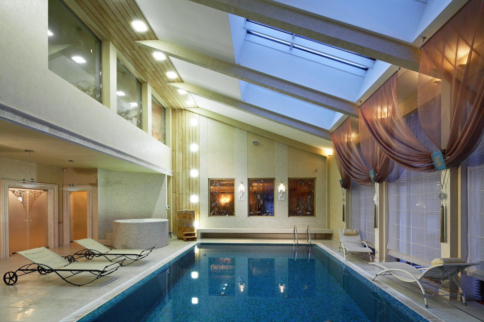 Дом в стиле неоклассика в коттеджном поселке Горки-6