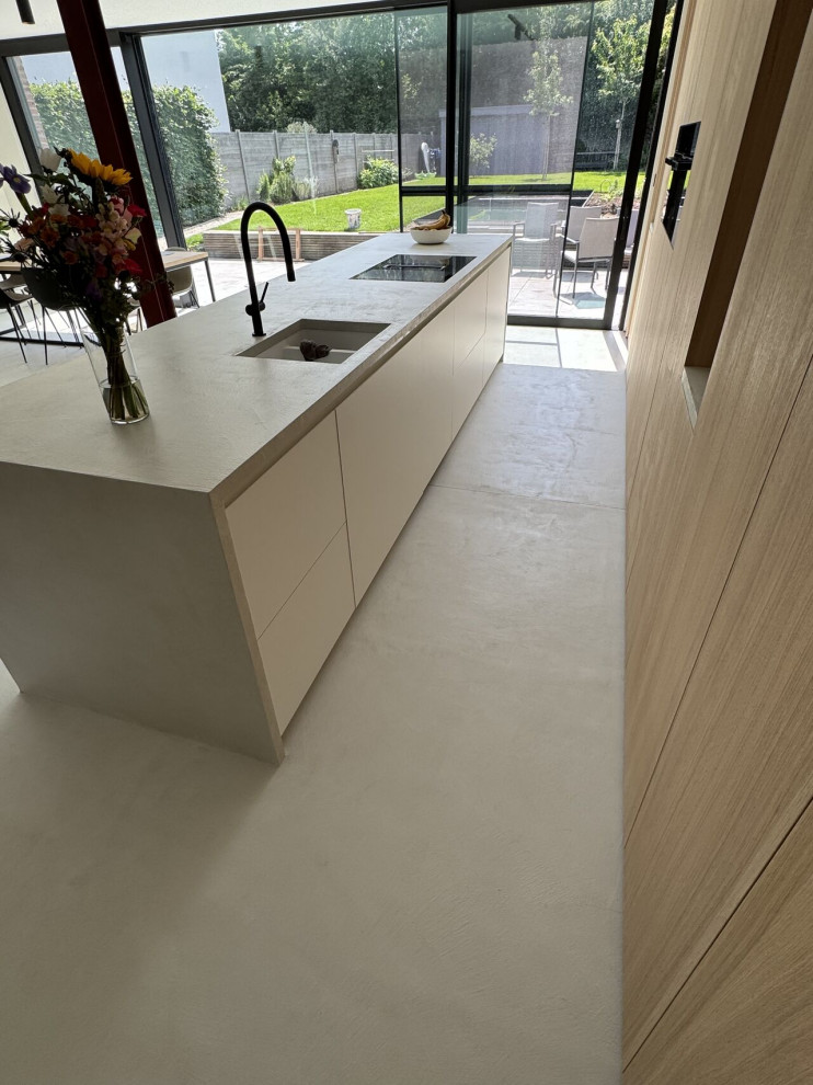 Экостиль в деталях: столешница, пол и полки с эффектом микроцемента