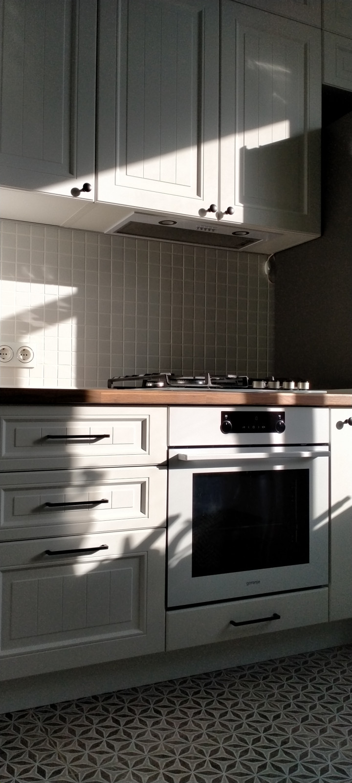 Светлая кухня в Сталинке