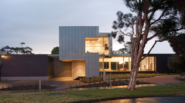 Tramway modern-house-exterior