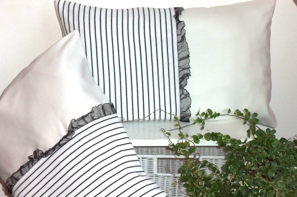 2 Decorative Pillows 20 x 12 inch