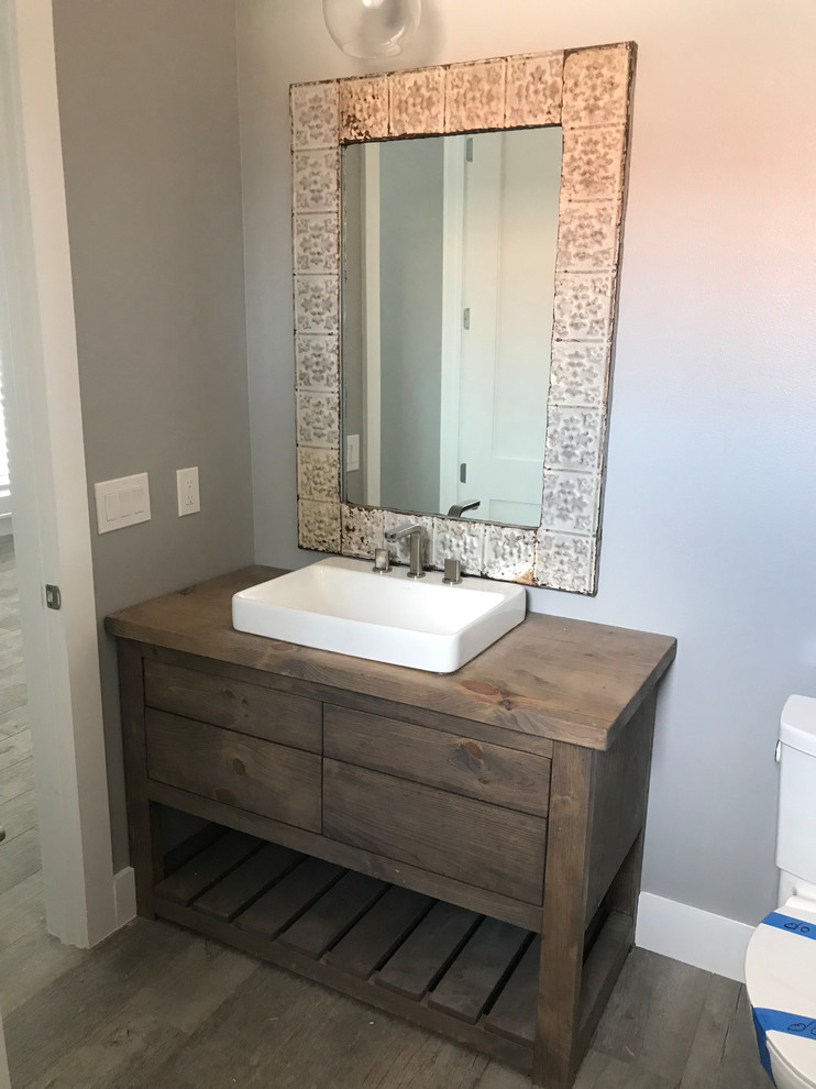 Home design - rustic home design idea in Indianapolis