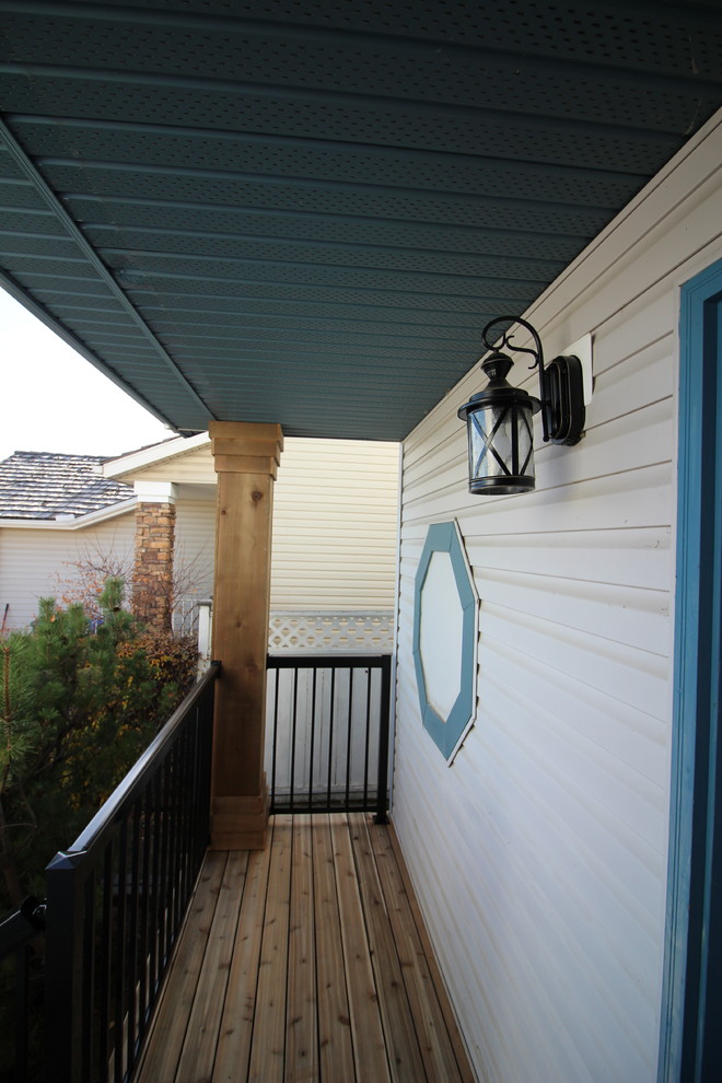 Small mountain style deck photo in Calgary