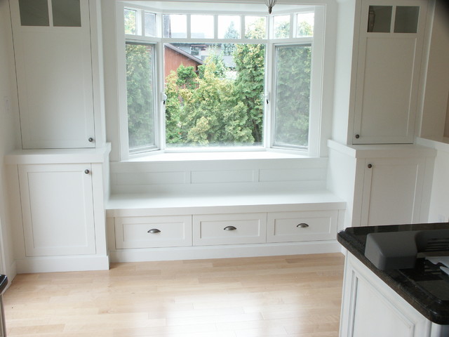 Window Seat / Wall Unit - Traditional - Family Room 