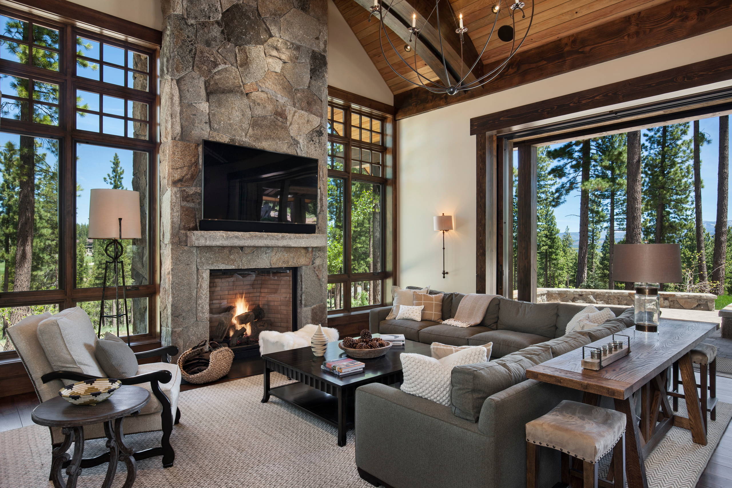 75 Rustic Family Room Ideas You'll Love - January, 2026 | Houzz, image size:2560x1706