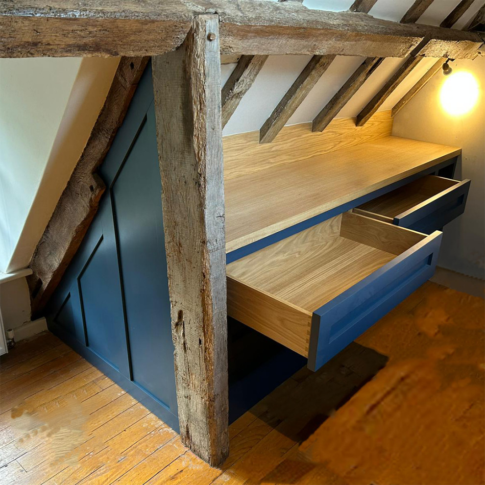 Wadhurst, Bespoke Wardrobe and Chest of Drawers Traditional Bedroom
