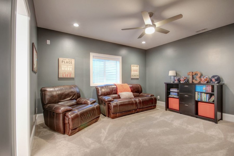Home design - transitional home design idea in Chicago