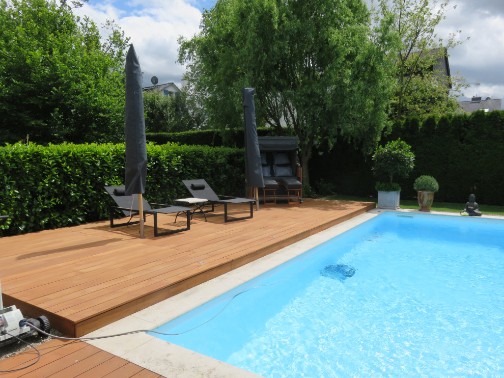 Moderner Pool in Frankfurt am Main