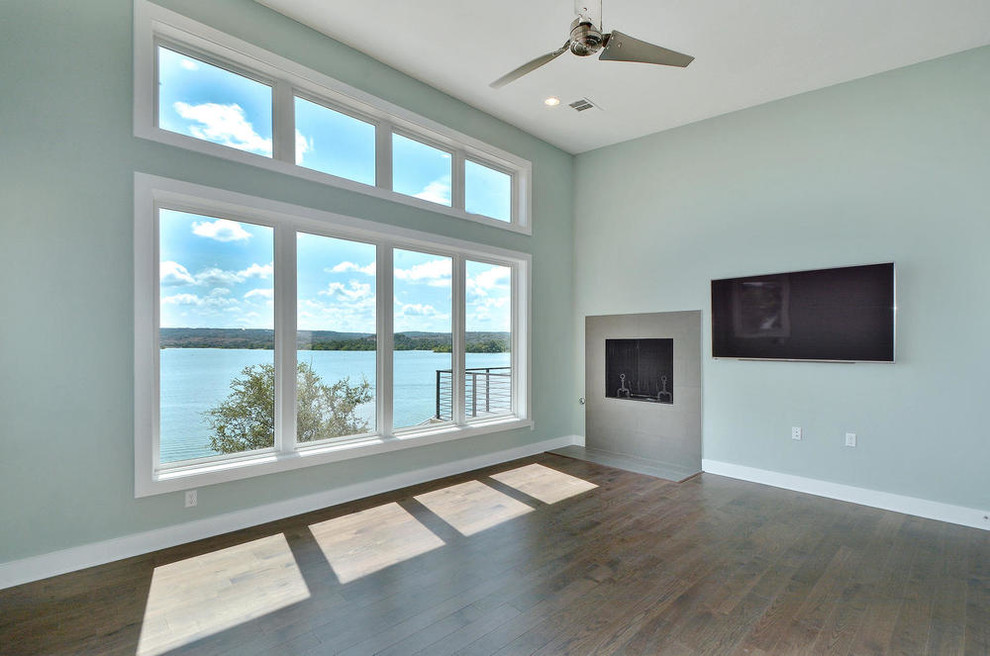 Inspiration for a transitional home design remodel in Miami