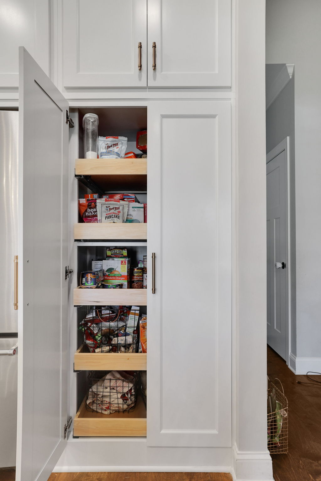 Mid Century Mom Kitchen