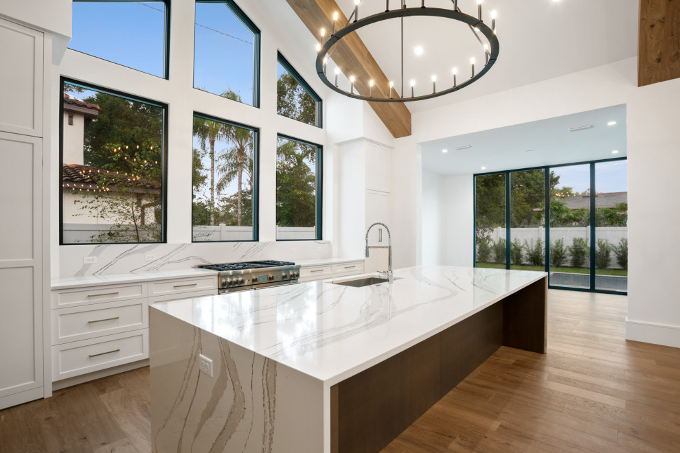 Inspiration for a transitional kitchen remodel in Orlando