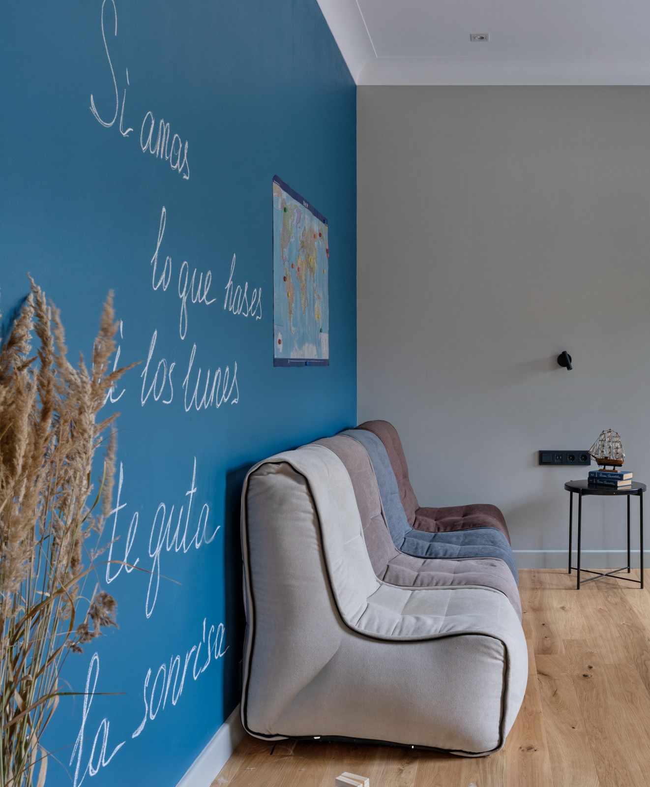 "Смокинг". Квартира на наб. Т. Шевченко