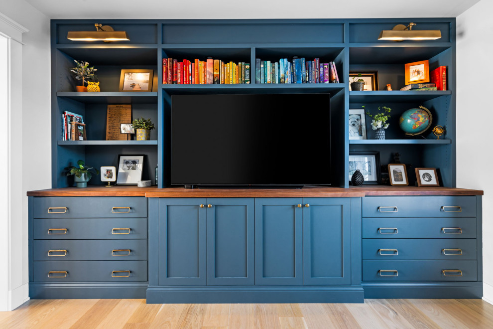 Inspiration for a transitional family room remodel in Detroit