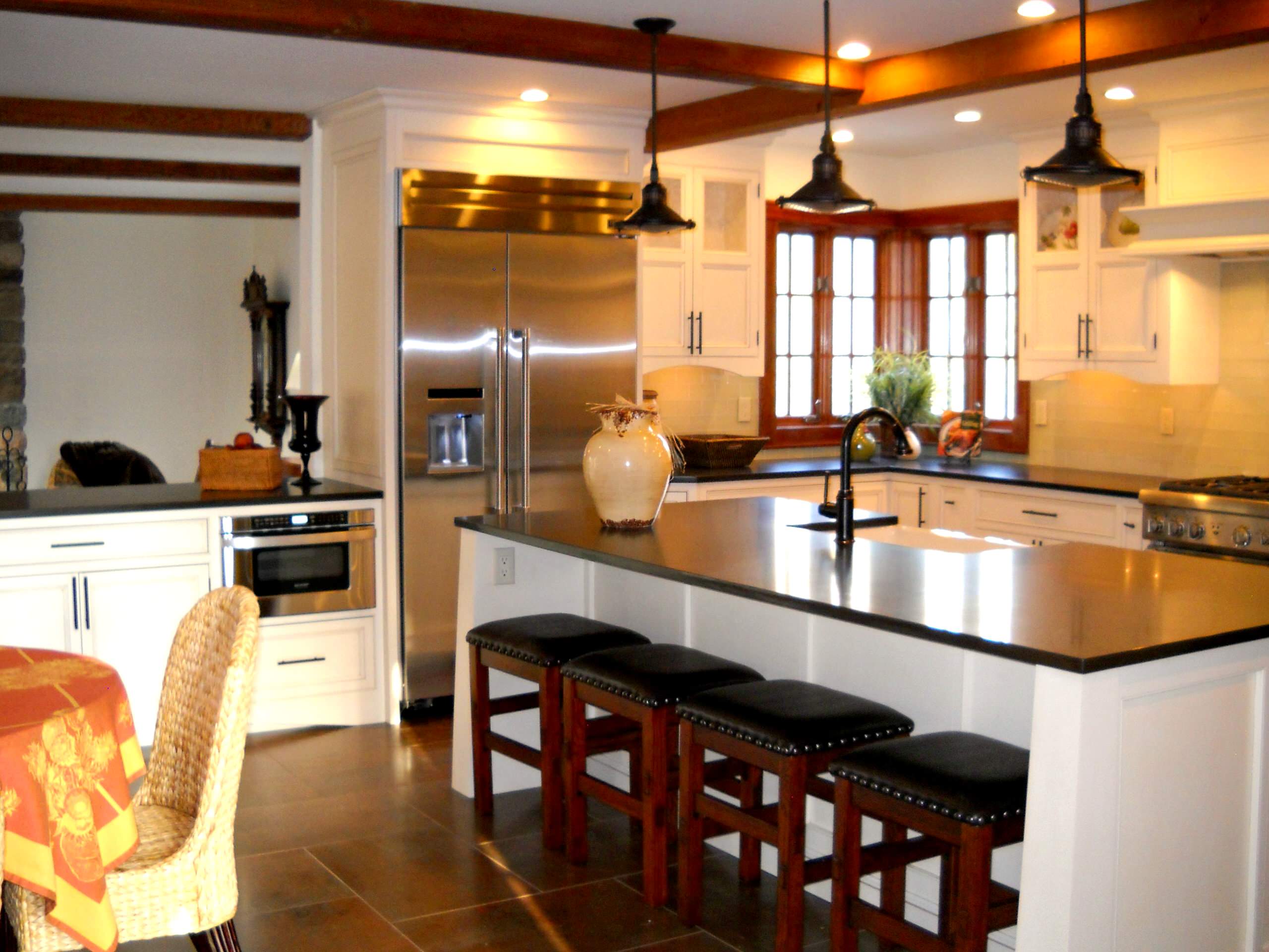 Wonderful island and cooking space!