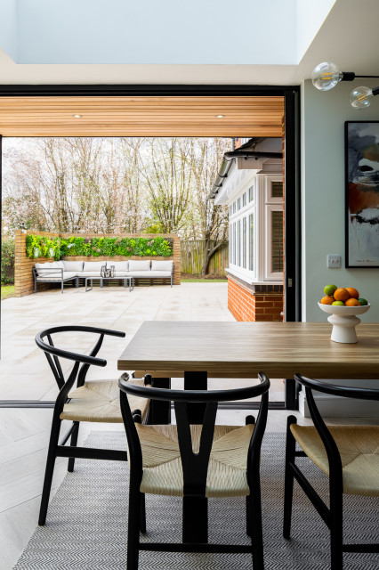 Danesbury Park, Bengeo contemporary-courtyard
