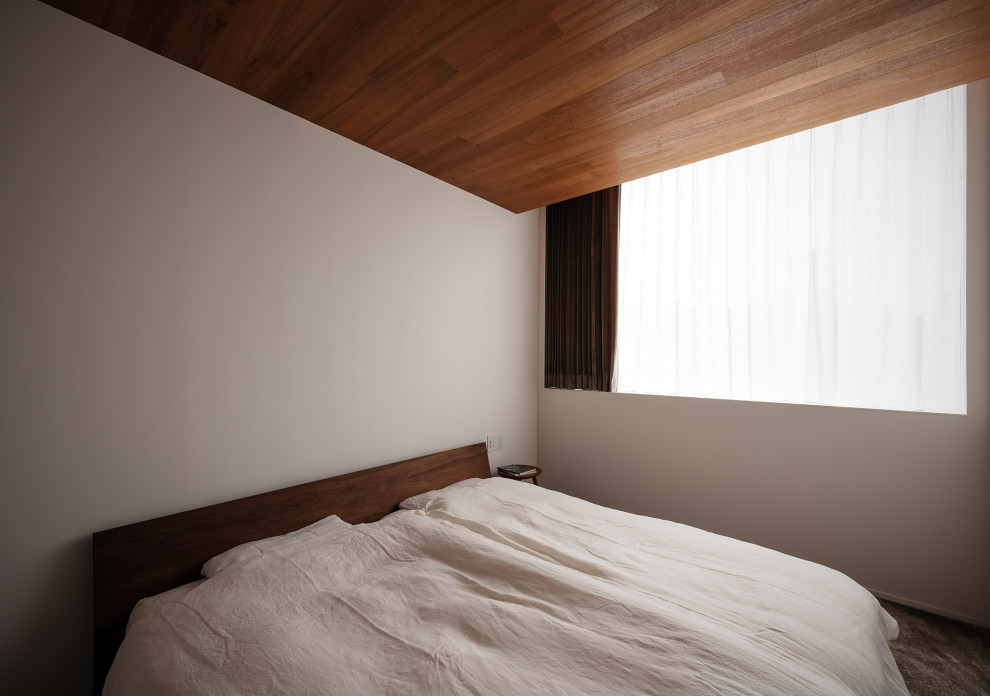 Inspiration for a modern bedroom in Kobe.