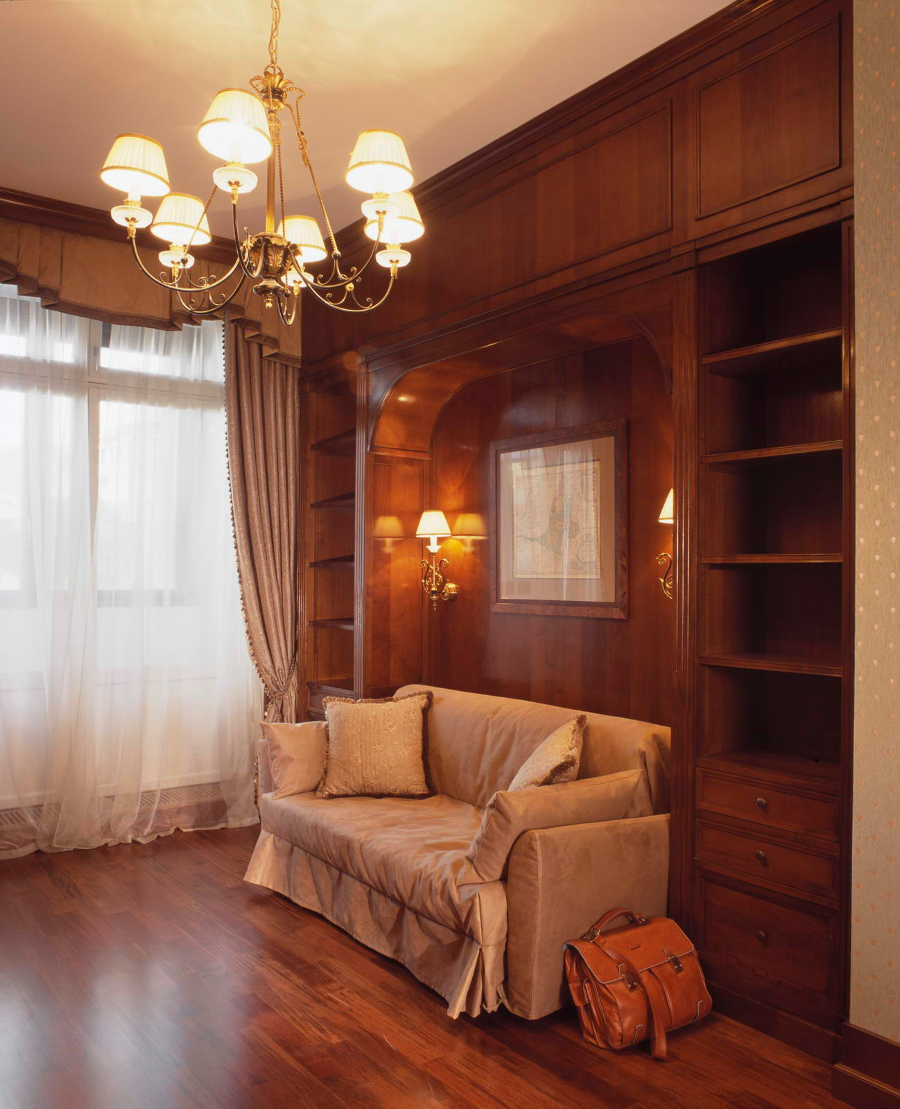 КВАРТИРА НА АРБАТЕ В СДЕРЖАННОЙ КЛАССИКЕ