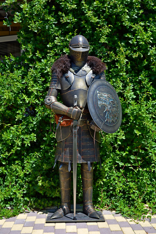 Интерьерные скульптуры рыцарей