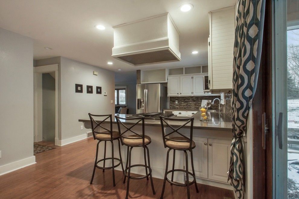 Transitional kitchen photo in Cedar Rapids