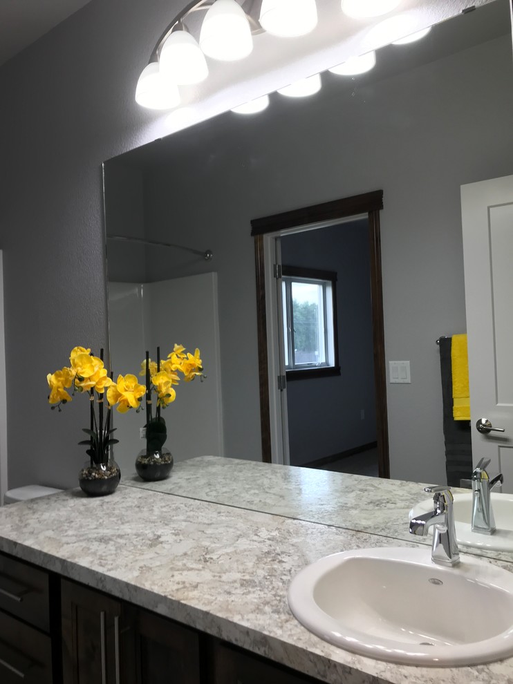 Bathroom - transitional bathroom idea