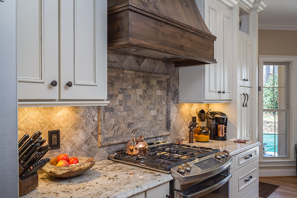 Mountain style kitchen photo in Raleigh