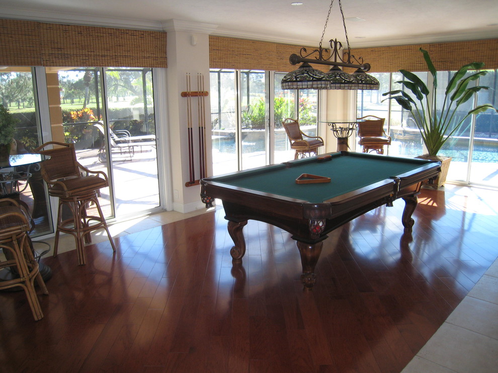 Photo of a contemporary family room in Tampa.