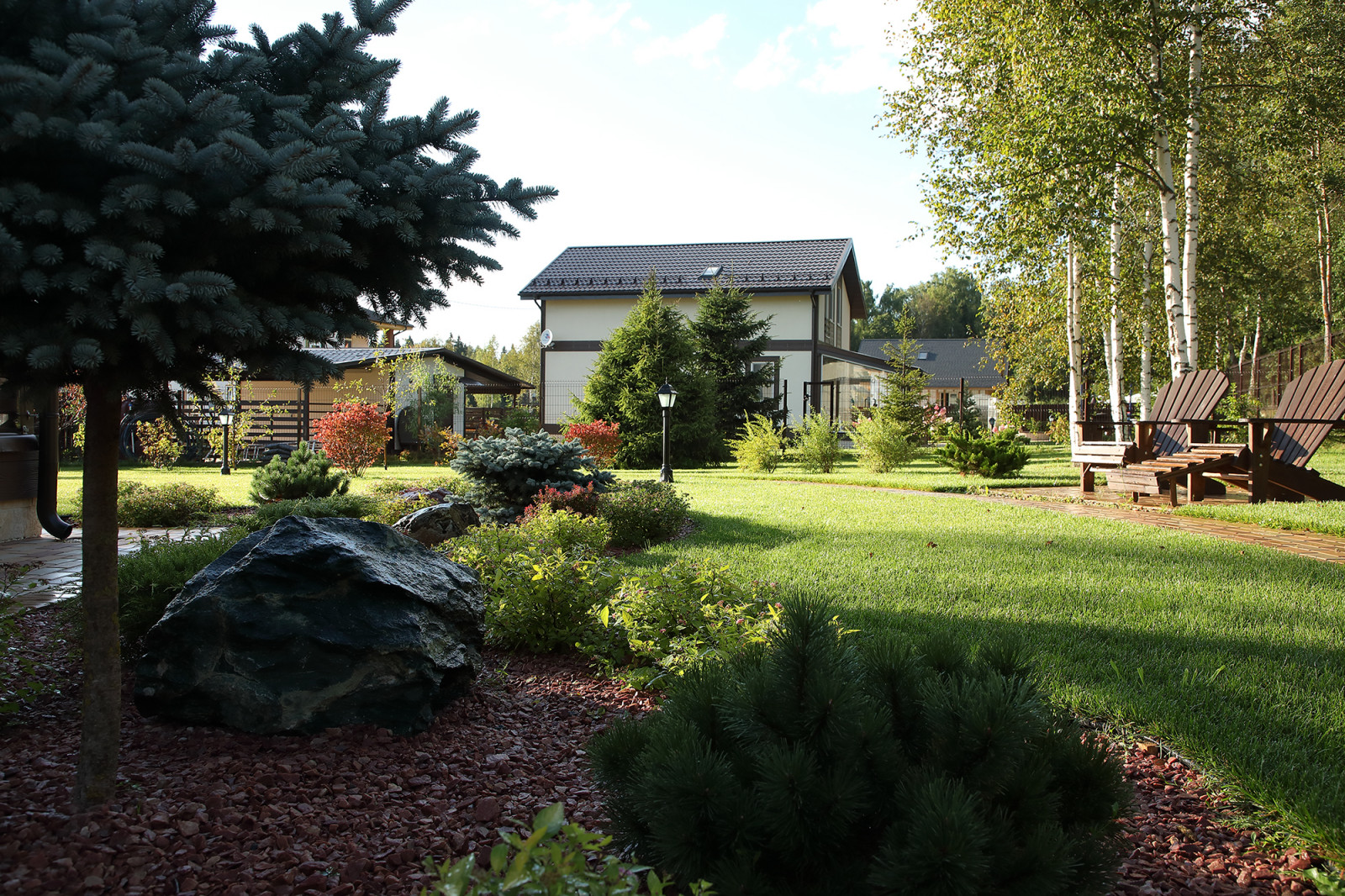 КП Никольское Лесное. Ландшафт, Автоматический полив. Рокарий.