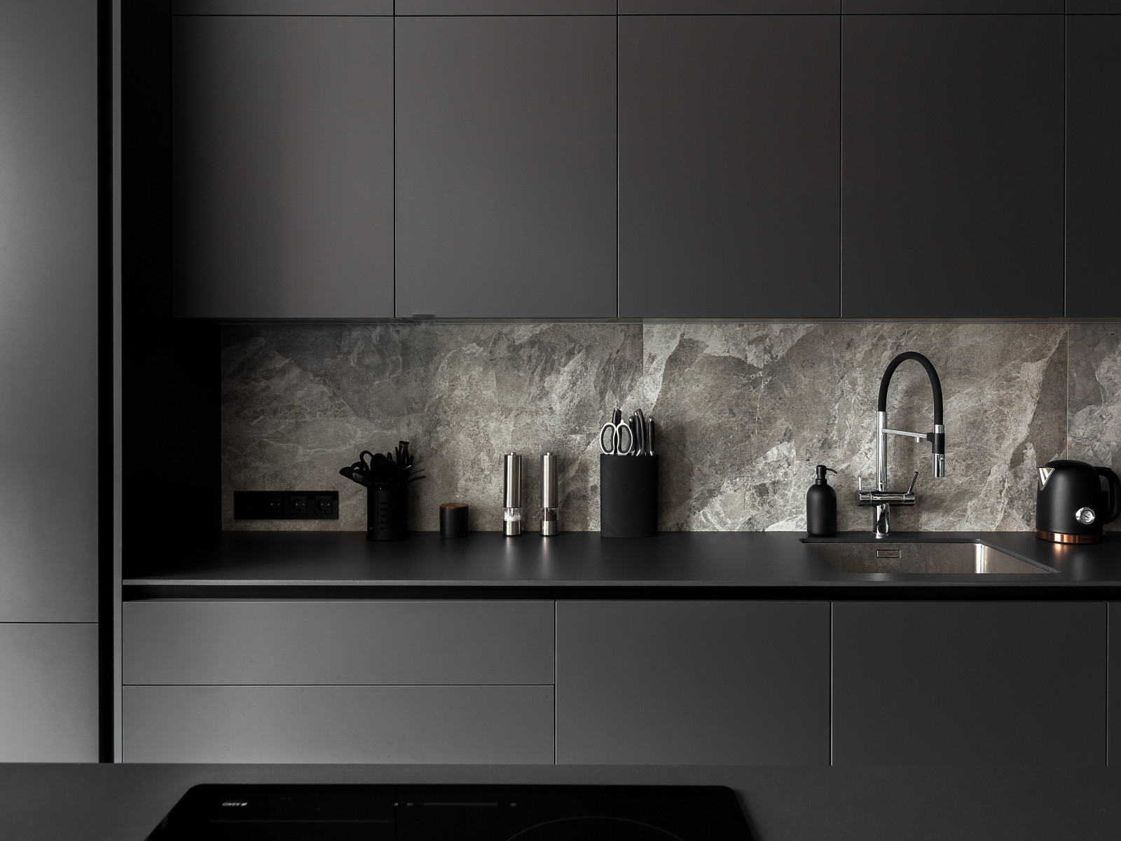 Рабочая зона с интегрированной мойкой