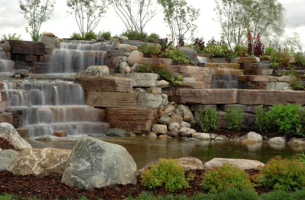 Ponds & Waterfalls For Backyards & Front Yards