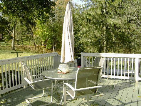 Inspiration for a mid-sized deck remodel with no cover