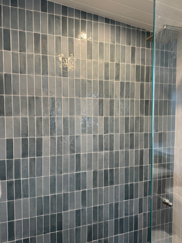 Stacked Tile Master Bathroom in El Cerrito