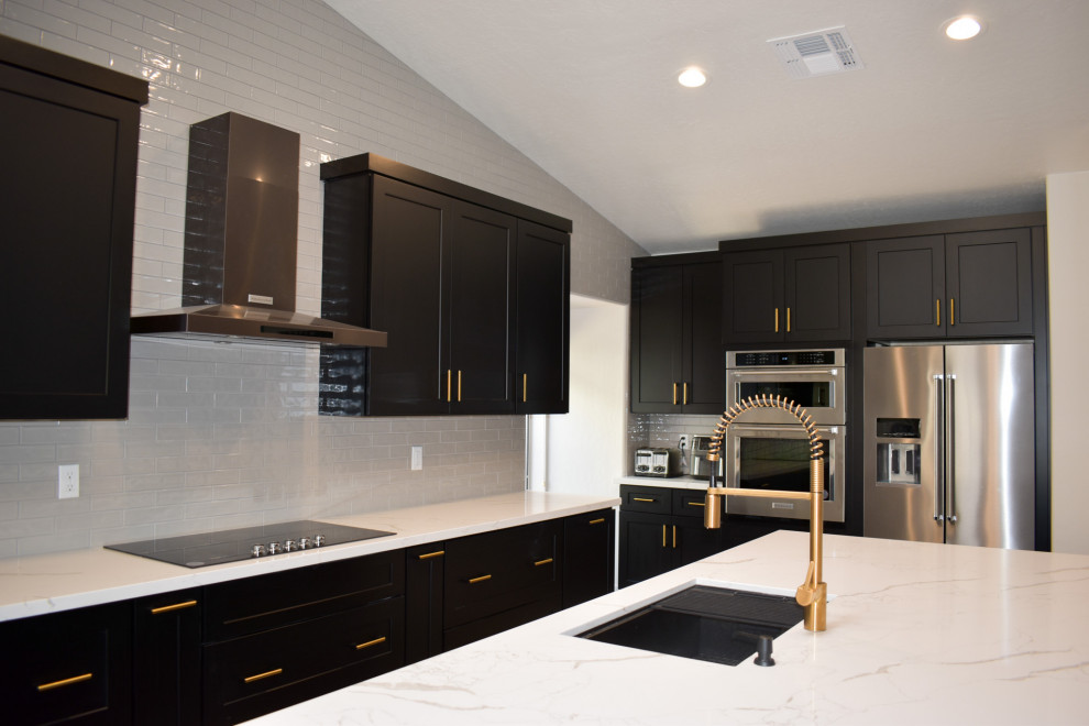Kitchen - kitchen idea in Phoenix