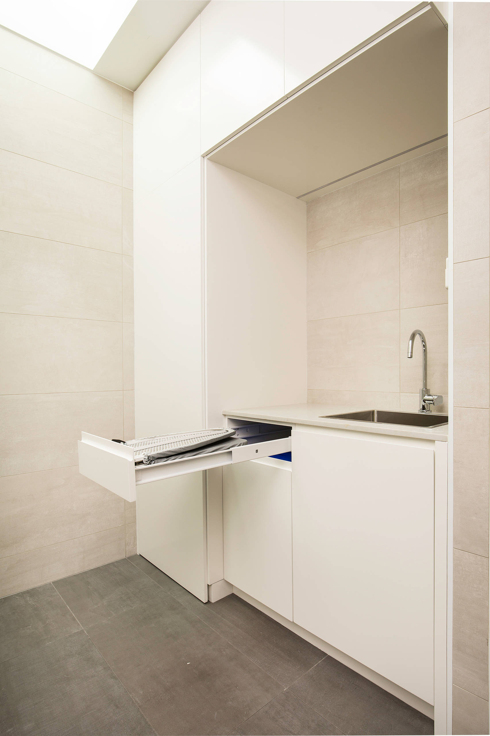 pull out iron, laundry basket