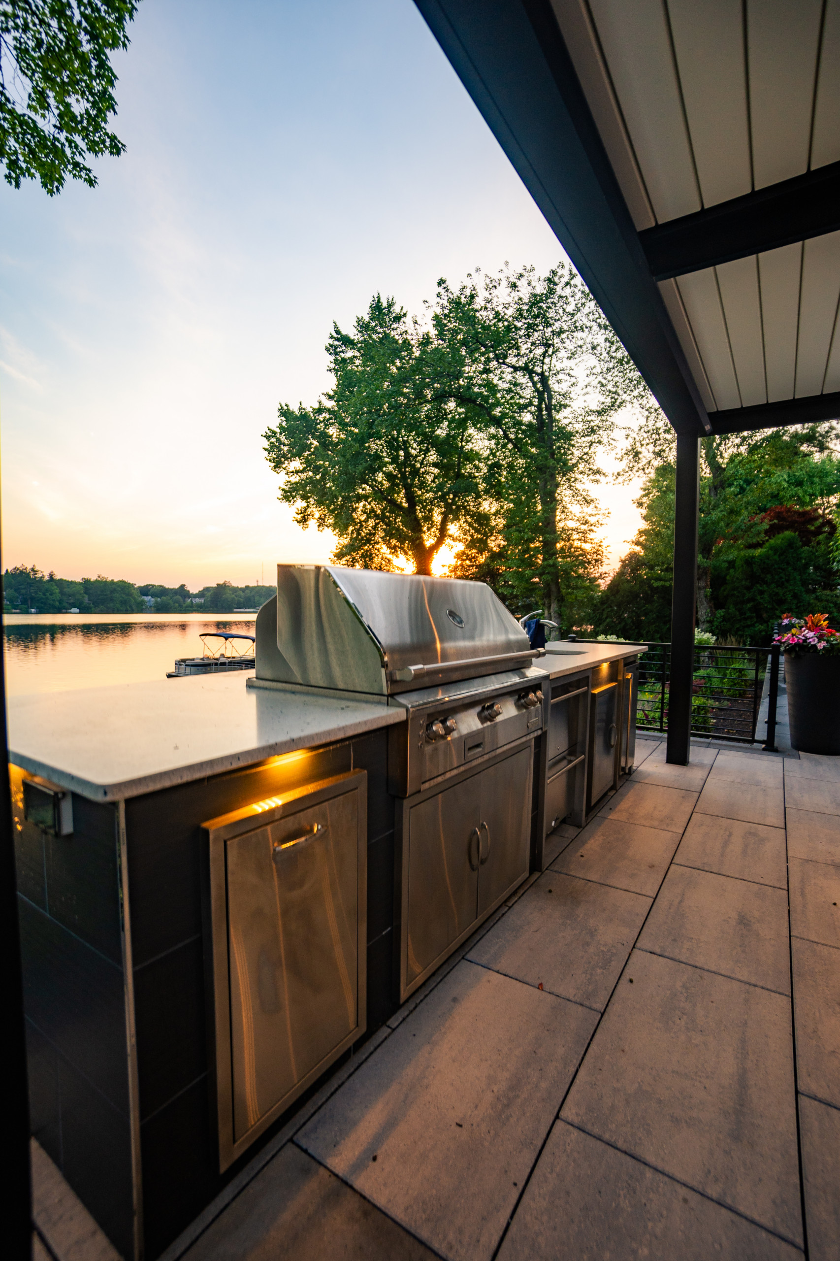 Pines Lake Modern Retreat