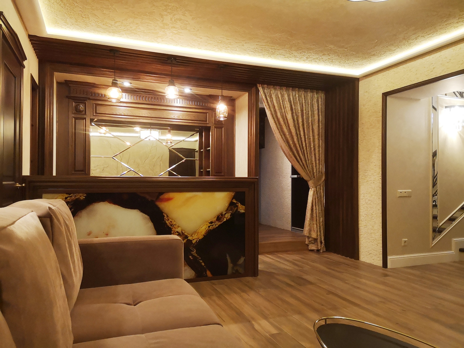 Фото готового интерьера. Цокольный этаж загородного дома, зона для отдыха