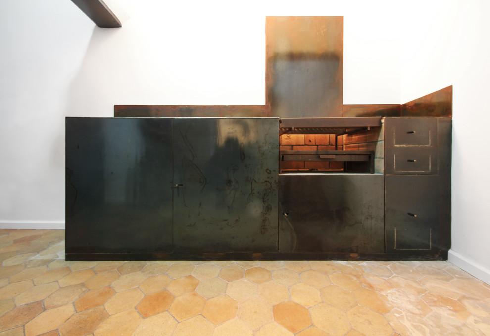 This is an example of a country kitchen in Palma de Mallorca.