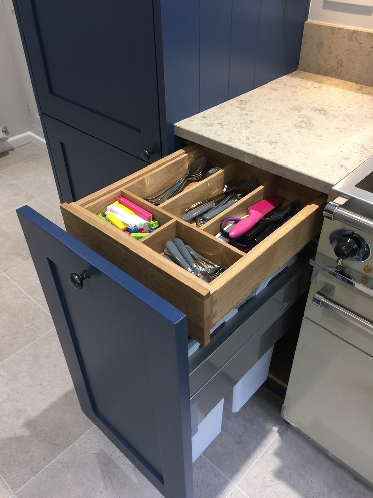 Painted Frameless Shaker
