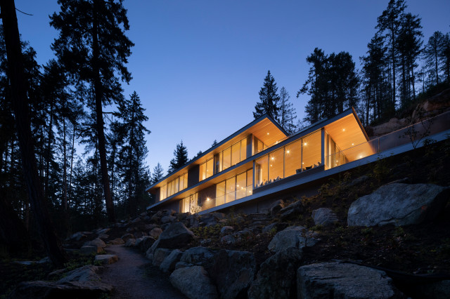 Lake House Haven coastal-exterior