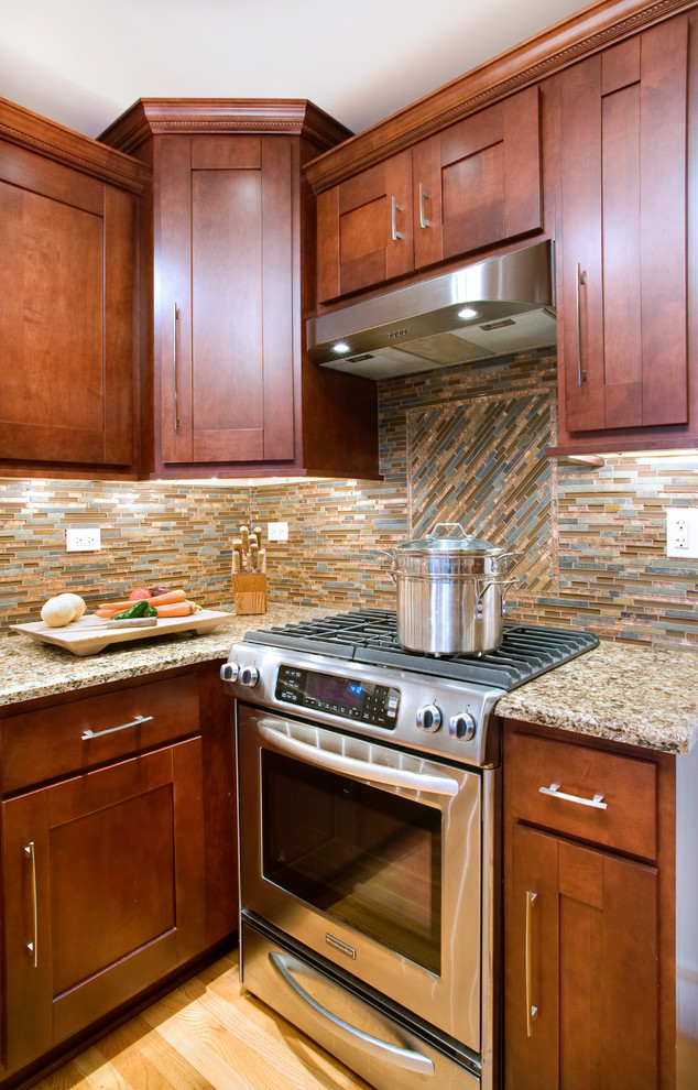 Inspiration for a transitional kitchen remodel in Chicago